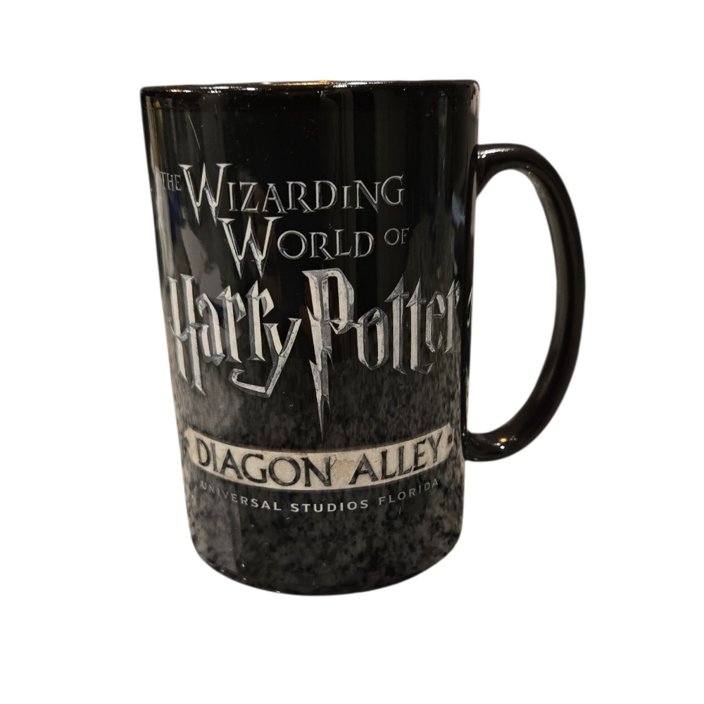 WIZARDING WORLD OF HARRY POTTER  DIAGON ALLEY . UNIVERSAL STUDIOS FLORIDA. MUG.